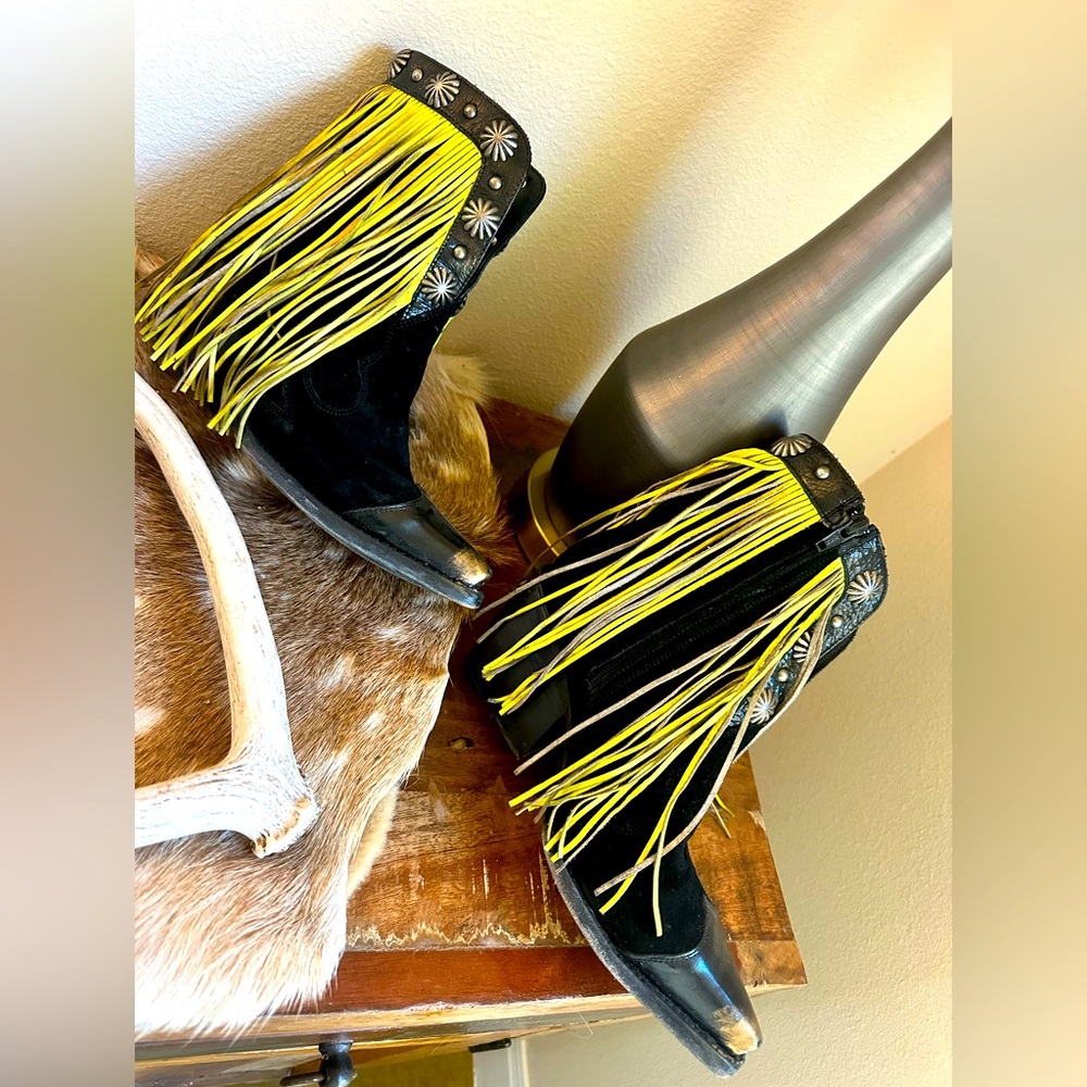 RARE MEZCALERO BOOTIES 7.5